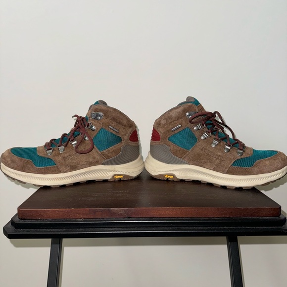 Merrell Hiking Boots - Picture 9 of 15